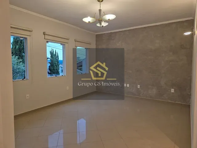 Casa com 250m² 3 quartos e 3 banheiros, à venda, no bairro Pinheirinho em Vinhedo
