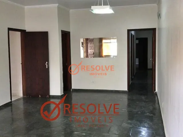 Casa com 302m², à venda, no bairro CENTRO em Guararema