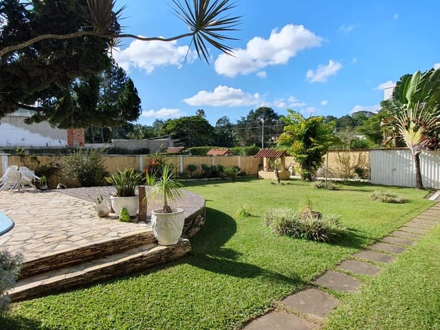 Casa com 1800m² 3 quartos e 3 banheiros, à venda, no bairro Parque Jardim da Serra em Juiz de Fora
