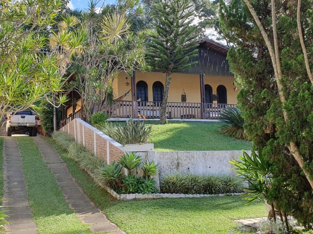 Casa com 1800m² 3 quartos e 3 banheiros, à venda, no bairro Parque Jardim da Serra em Juiz de Fora
