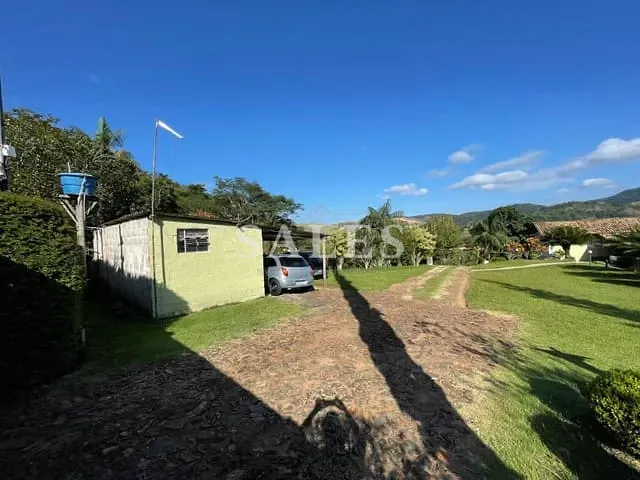 Casa 4 quartos e 3 banheiros, à venda, no bairro Retiro em Juiz de Fora