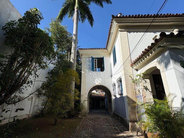 Casa com 750m² 5 quartos e 6 banheiros, à venda, no bairro Jardim Botânico em Rio de Janeiro