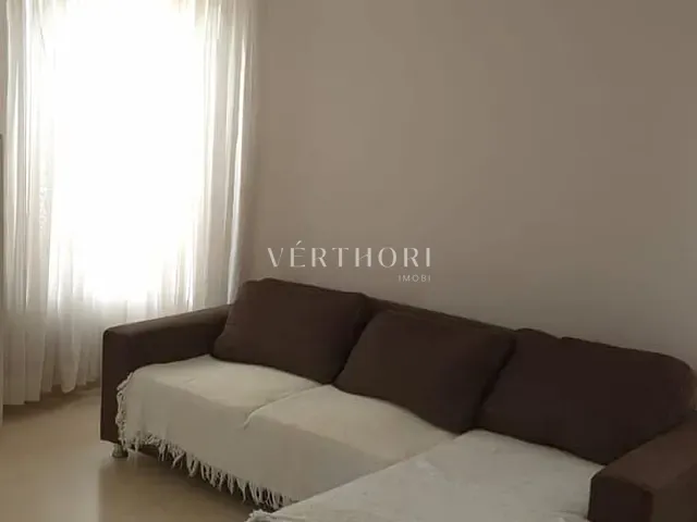 Casa com 700m² 4 quartos e 4 banheiros, à venda ou para alugar, no bairro Jardim Tarobá em Cambé