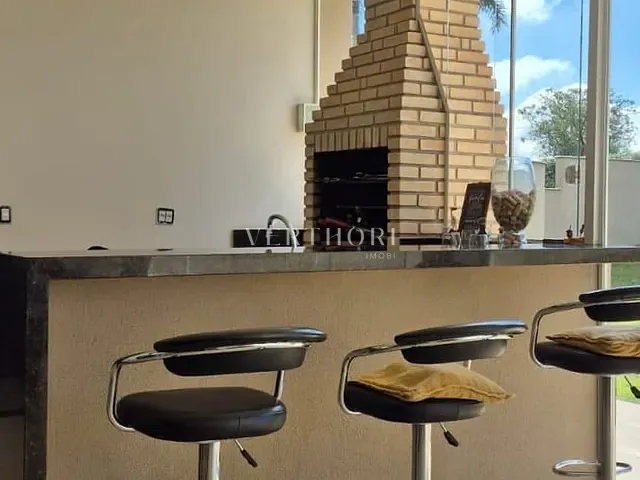 Casa com 700m² 4 quartos e 4 banheiros, à venda ou para alugar, no bairro Jardim Tarobá em Cambé