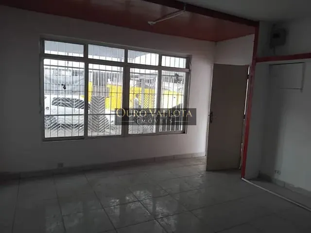 Casa com 240m² 4 quartos e 3 banheiros, para alugar, no bairro Vila Azevedo em São Paulo