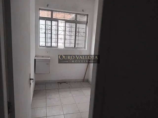 Casa com 240m² 4 quartos e 3 banheiros, para alugar, no bairro Vila Azevedo em São Paulo