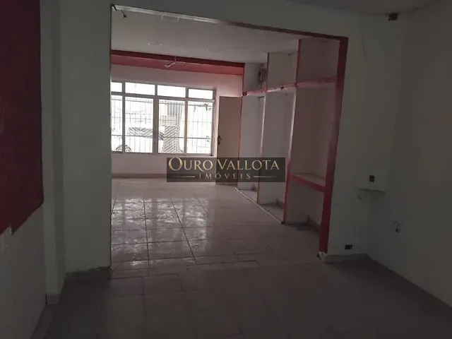 Casa com 240m² 4 quartos e 3 banheiros, para alugar, no bairro Vila Azevedo em São Paulo