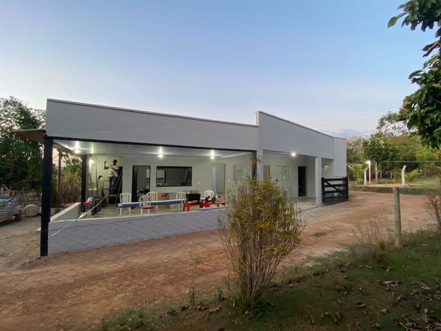 Casa com 360m², à venda, no bairro Zona Rural em Abadiânia