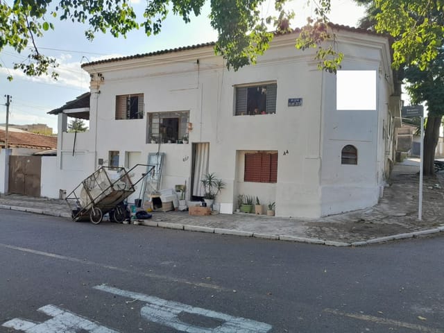Casa com 250m² 3 quartos e 3 banheiros, à venda, no bairro São Lazaro em São João da Boa Vista
