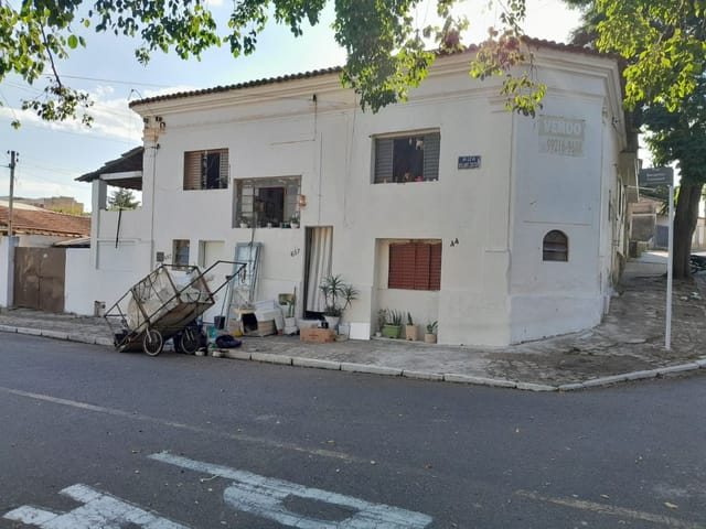 Casa com 250m² 3 quartos e 3 banheiros, à venda, no bairro São Lazaro em São João da Boa Vista
