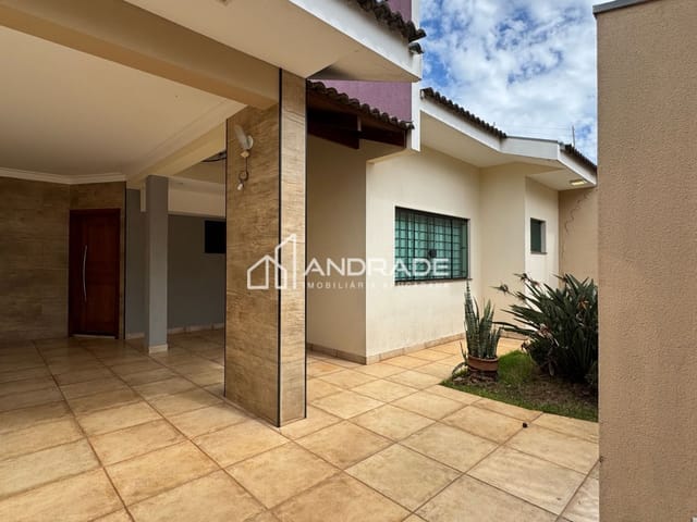 Casa com 360m² 3 quartos e 2 banheiros, à venda, no bairro Vila Sao Jorge em Apucarana