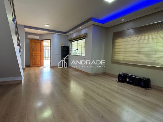 Casa com 360m² 3 quartos e 2 banheiros, à venda, no bairro Vila Sao Jorge em Apucarana