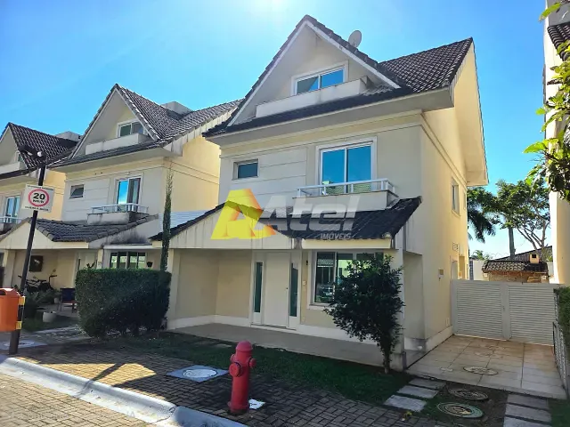 Casa com 181m² 3 quartos e 4 banheiros, para alugar, no bairro Recreio dos Bandeirantes em Rio de Janeiro