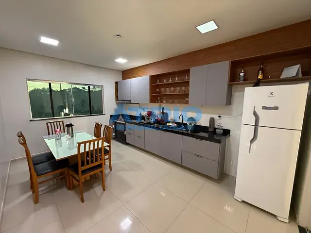 Casa com 480m² 3 quartos e 3 banheiros, à venda, no bairro Centenário em Boa Vista