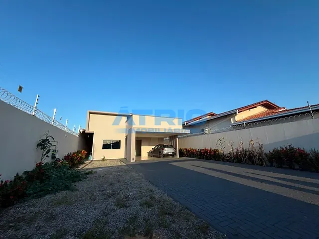 Casa com 480m² 3 quartos e 3 banheiros, à venda, no bairro Centenário em Boa Vista