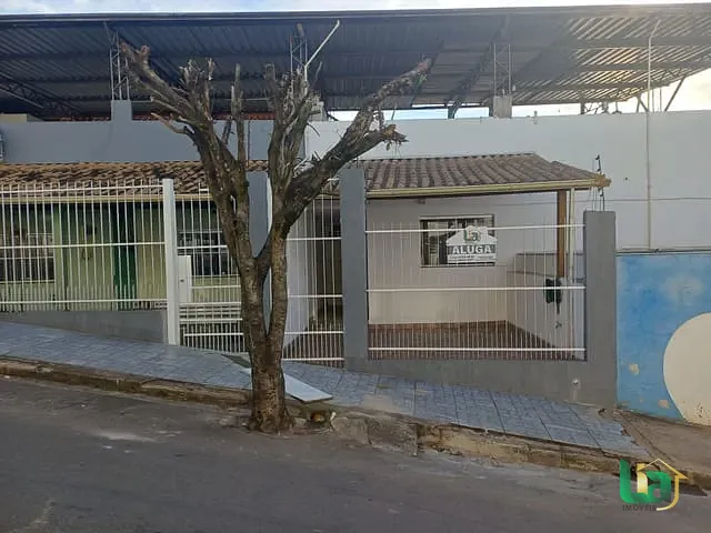 Casa 2 quartos e 1 banheiro, para alugar, no bairro Alterosa em Muriaé