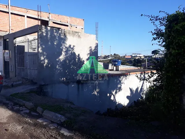 Casa com 300m² 2 quartos e 2 banheiros, à venda, no bairro Jardim Pinheirinho em Itaquaquecetuba