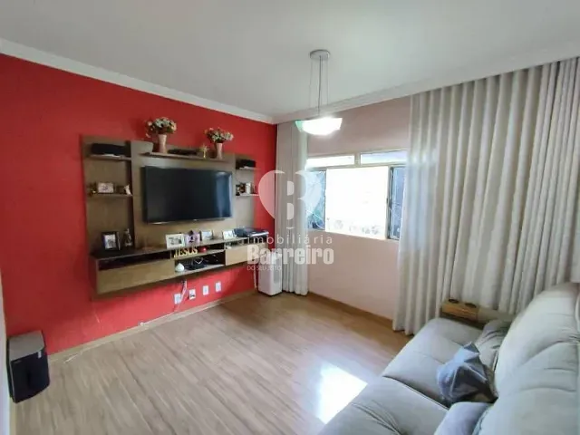 Casa 4 quartos e 2 banheiros, à venda, no bairro Mangueiras (Barreiro) em Belo Horizonte