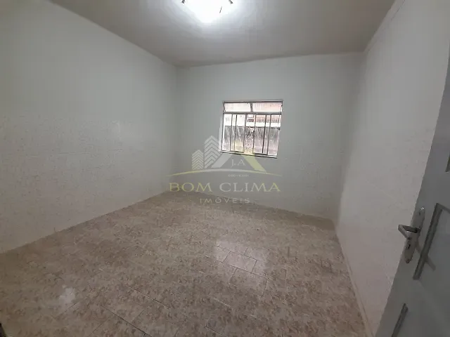 Casa 2 quartos e 1 banheiro, para alugar, no bairro Santa Terezinha em Juiz de Fora