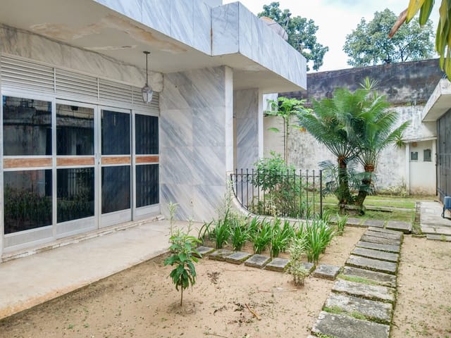 Casa 6 quartos e 2 banheiros, à venda, no bairro Marco em Belém