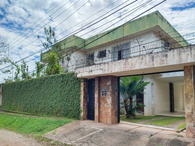 Casa 6 quartos e 2 banheiros, à venda, no bairro Marco em Belém
