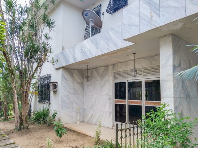 Casa 6 quartos e 2 banheiros, à venda, no bairro Marco em Belém