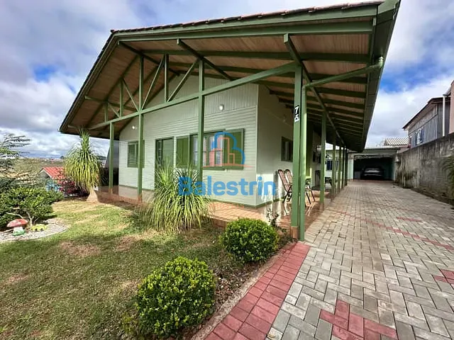 Casa 3 quartos e 2 banheiros, à venda, no bairro Das Nações em Fraiburgo