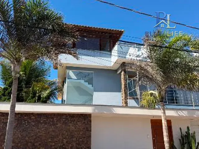 Casa com 750m² 3 quartos e 4 banheiros, à venda, no bairro Interlagos em Vila Velha