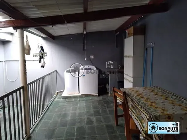 Casa com 200m² 2 quartos e 1 banheiro, à venda, no bairro Jardim Margarida em Mogi Das Cruzes