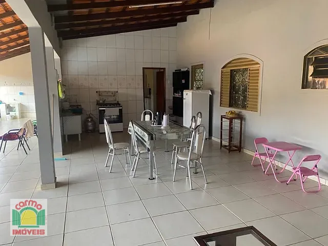 Casa com 900m² 4 quartos e 3 banheiros, à venda, no bairro Anápolis City em Anápolis
