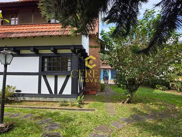 Casa com 230m² 5 quartos e 4 banheiros, à venda, no bairro Chácara do Paraíso em Nova Friburgo