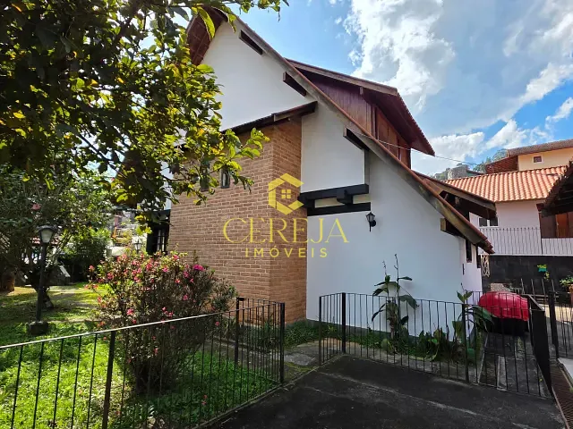 Casa com 230m² 5 quartos e 4 banheiros, à venda, no bairro Chácara do Paraíso em Nova Friburgo