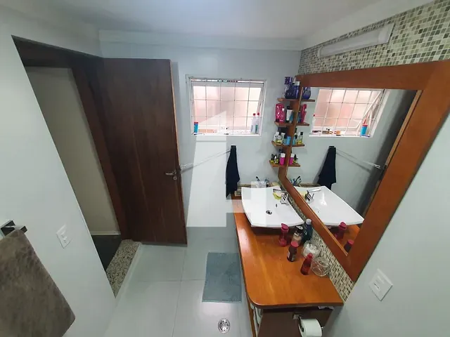 Casa com 250m², à venda, no bairro Jardim Santa Mena em Guarulhos