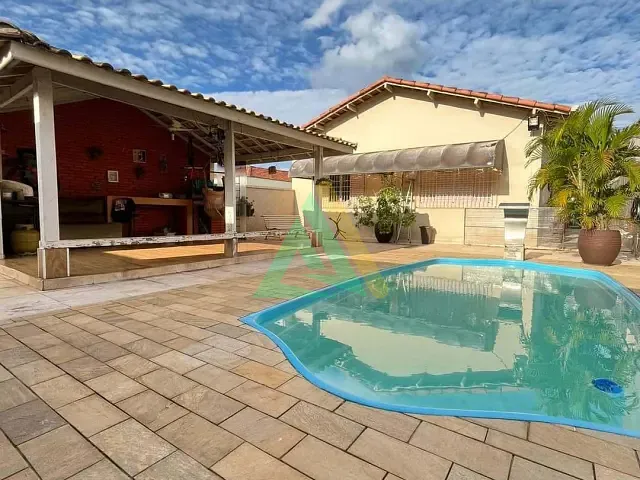 Casa com 400m² 3 quartos e 2 banheiros, à venda, no bairro Santa Cruz em Mogi Mirim