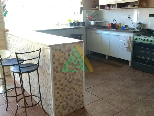 Casa com 400m² 3 quartos e 2 banheiros, à venda, no bairro Santa Cruz em Mogi Mirim