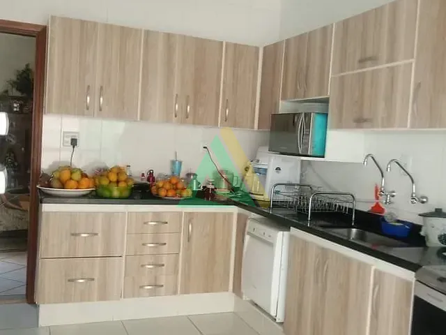 Casa com 400m² 3 quartos e 2 banheiros, à venda, no bairro Santa Cruz em Mogi Mirim