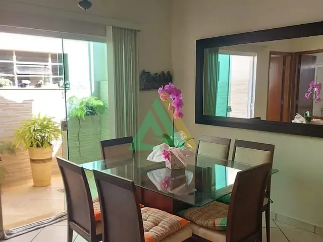 Casa com 400m² 3 quartos e 2 banheiros, à venda, no bairro Santa Cruz em Mogi Mirim