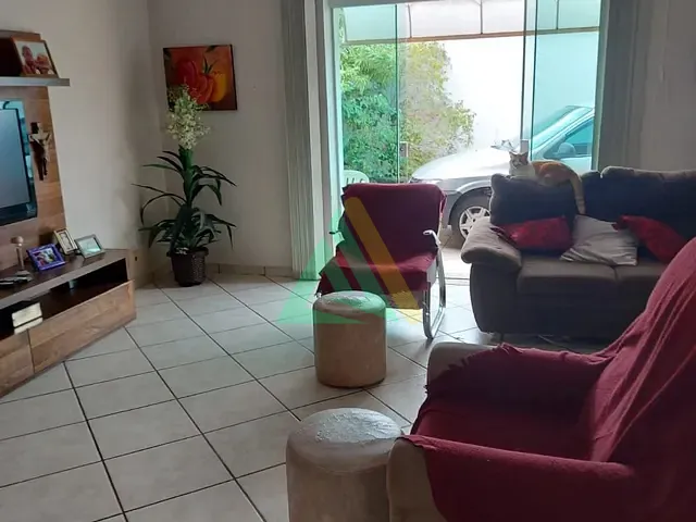 Casa com 400m² 3 quartos e 2 banheiros, à venda, no bairro Santa Cruz em Mogi Mirim