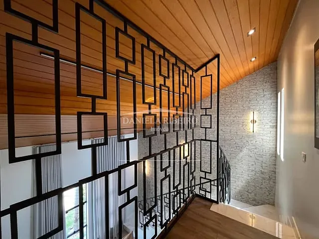 Casa com 300m² 3 quartos e 3 banheiros, à venda, no bairro Condomínio Vale do Arvoredo em Londrina