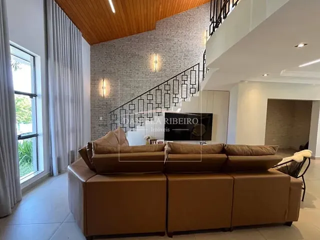 Casa com 300m² 3 quartos e 3 banheiros, à venda, no bairro Condomínio Vale do Arvoredo em Londrina