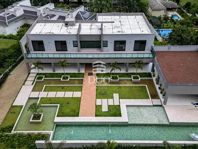Casa com 3527m² 4 quartos e 6 banheiros, à venda, no bairro Residencial Tamboré em Barueri