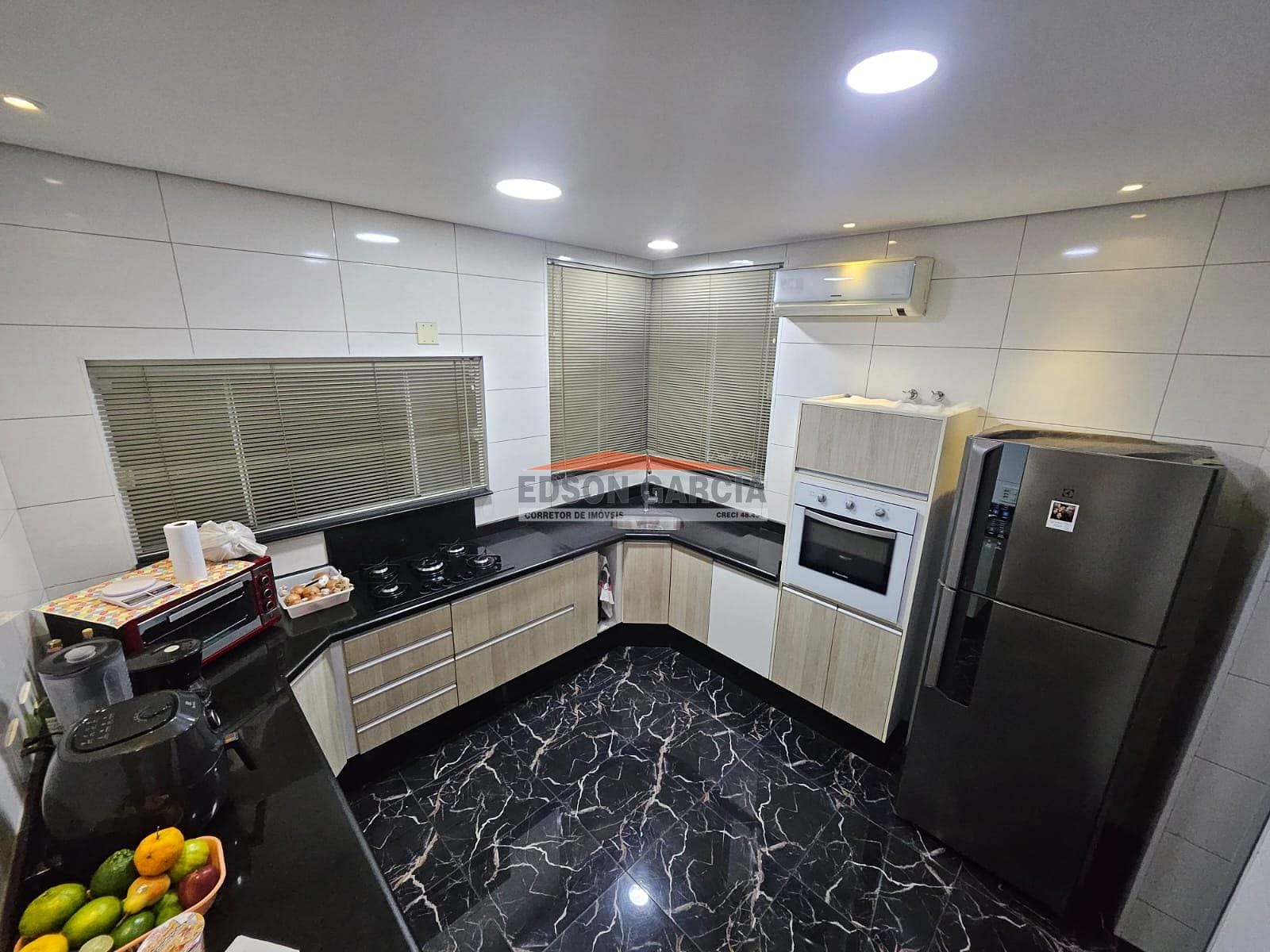 Casa, 3 quartos, 233 m² - Foto 13