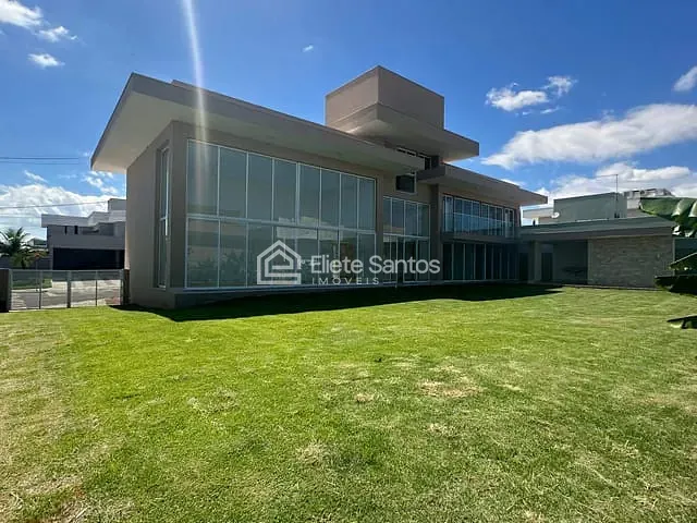 Casa com 900m² 5 quartos e 8 banheiros, à venda, no bairro Chácara Letônia em Americana