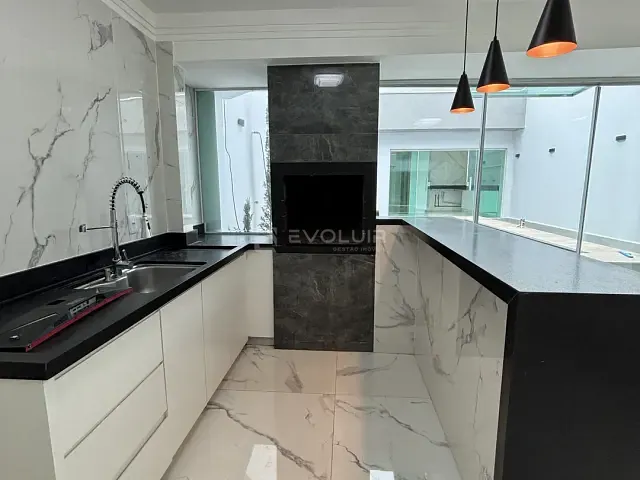 Casa com 420m² 6 quartos e 6 banheiros, para alugar, no bairro Jardim América em Goiânia