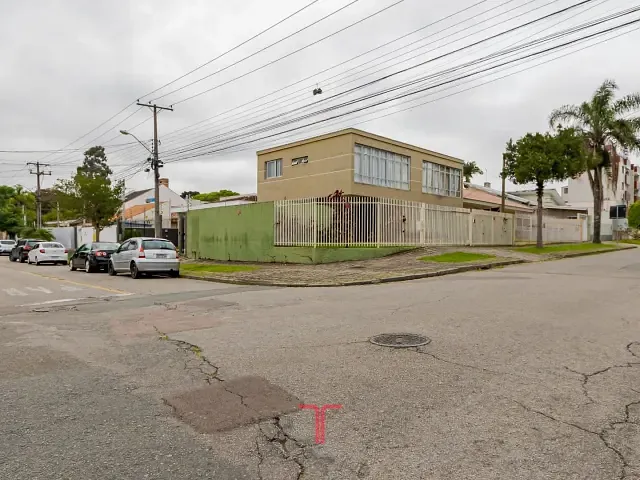 Casa com 170m² 3 quartos e 3 banheiros, à venda, no bairro Santa Quitéria em Curitiba