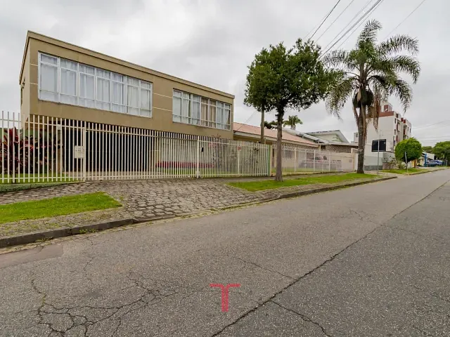 Casa com 170m² 3 quartos e 3 banheiros, à venda, no bairro Santa Quitéria em Curitiba