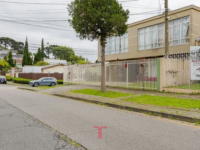 Casa com 170m² 3 quartos e 3 banheiros, à venda, no bairro Santa Quitéria em Curitiba