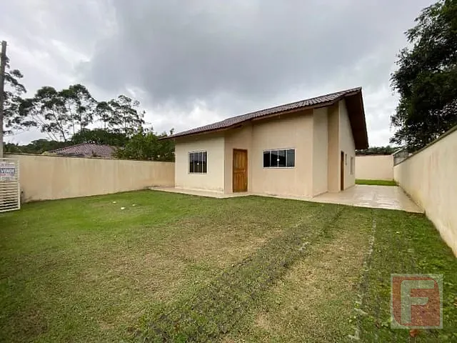 Casa com 360m² 3 quartos e 2 banheiros, à venda, no bairro Samambaial em Itapoá