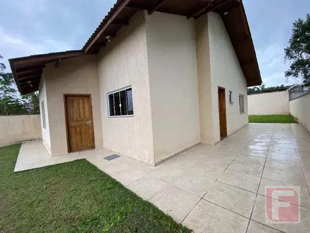 Casa com 360m² 3 quartos e 2 banheiros, à venda, no bairro Samambaial em Itapoá