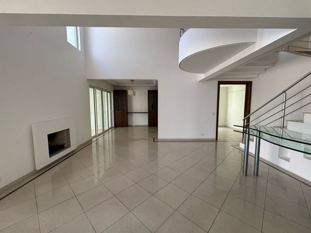 Casa com 490m², à venda, no bairro Jardim das Colinas em São José dos Campos
